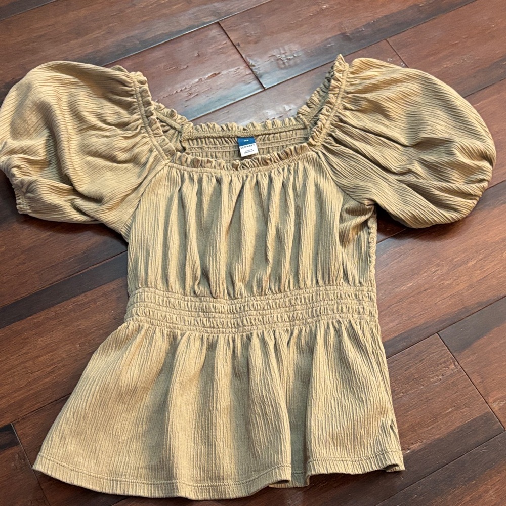 Women's Puff Sleeve Top in green